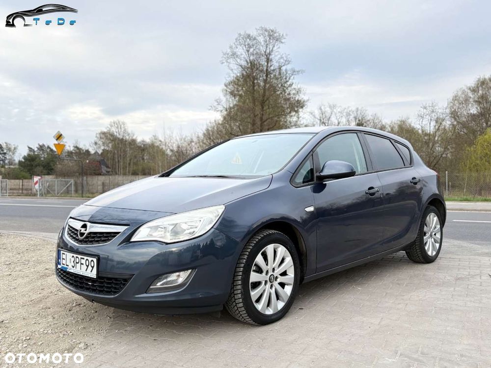 Opel Astra 2.0 CDTI Cosmo - 11