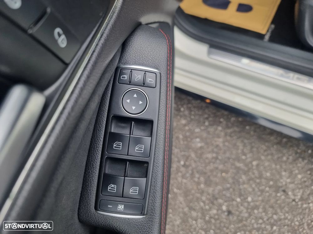 Mercedes-Benz CLA 45 AMG 4Matic 7G-DCT - 10