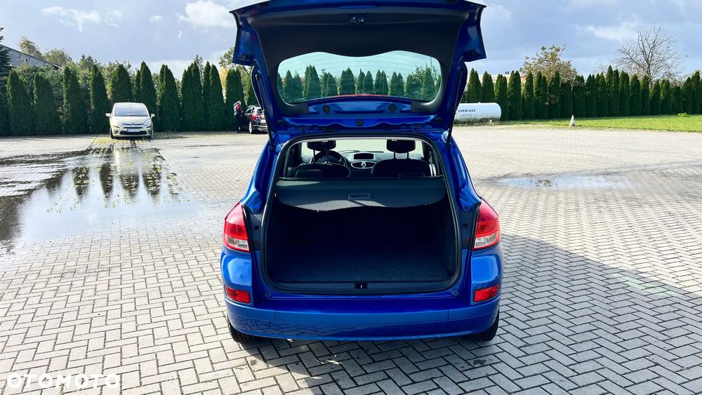 Renault Clio 1.2 16V 75 Collection - 9