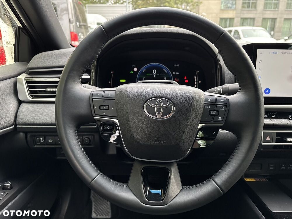 Toyota Camry - 18