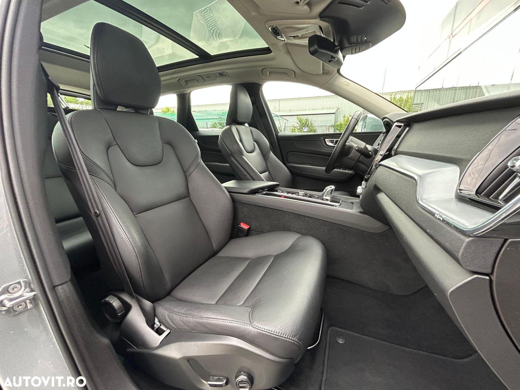 Volvo XC 60 T8 Twin Engine AWD Geartronic Momentum - 14