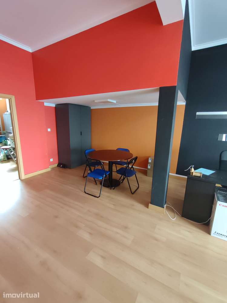 Imóvel comercial com 82m2 na Amadora - Grande imagem: 3/10