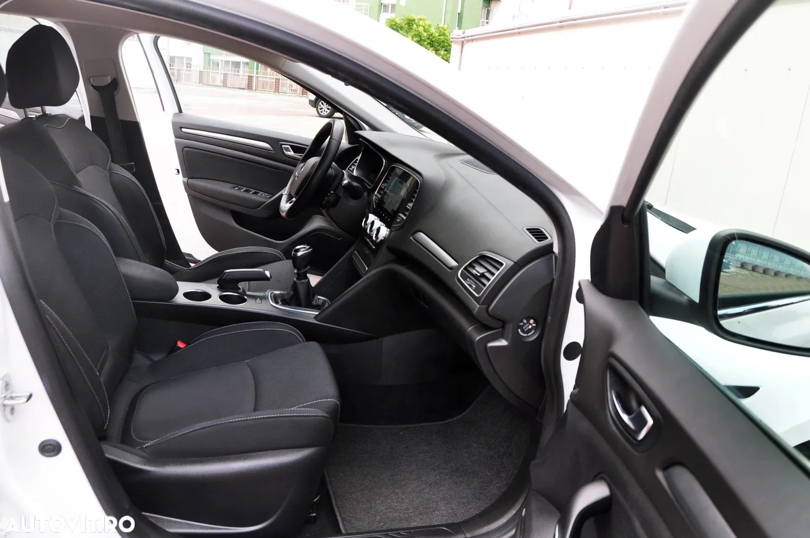 Renault Megane BLUE dCi 115 BUSINESS EDITION - 19