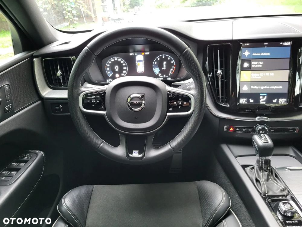 Volvo XC 60 T5 R-Design - 16