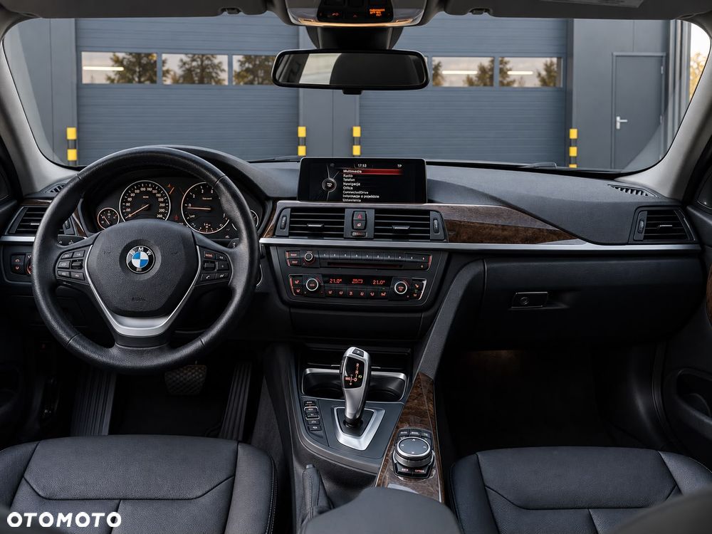BMW Seria 3 328i - 8