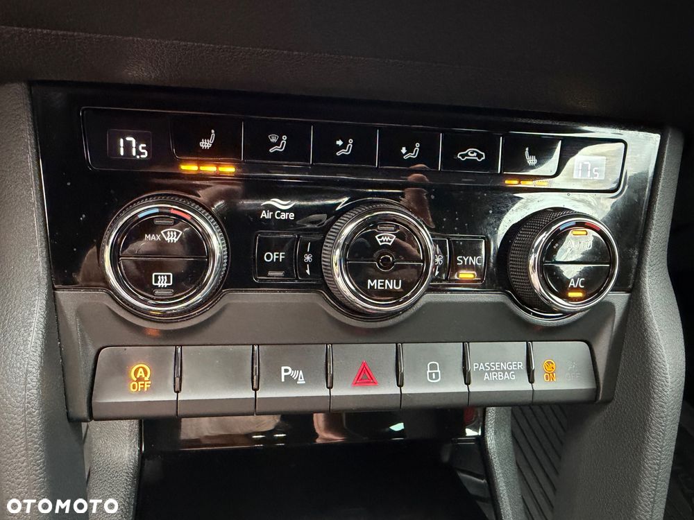 Skoda Karoq 2.0 TSI 4x4 DSG Sportline - 29