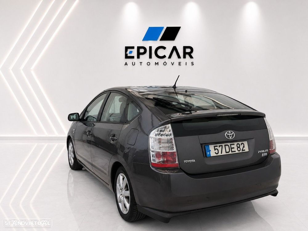 Toyota Prius - 5