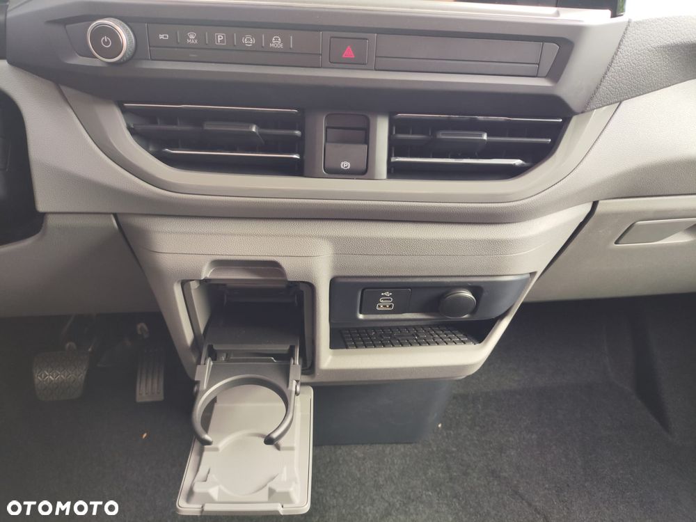 Volkswagen Caravelle - 33