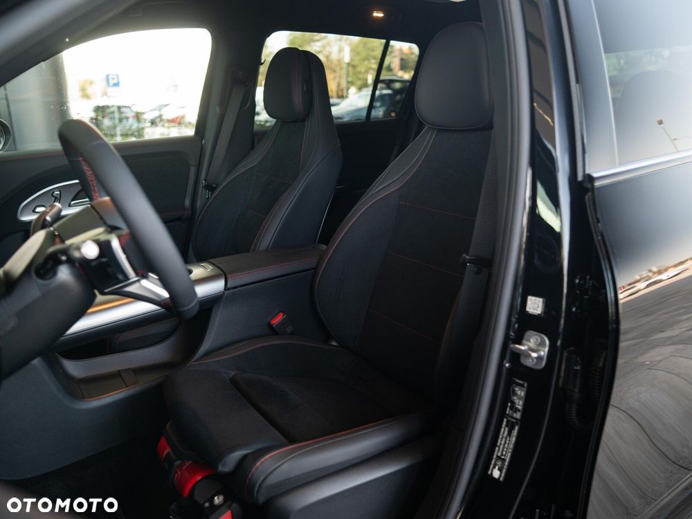 Mercedes-Benz GLB - 10
