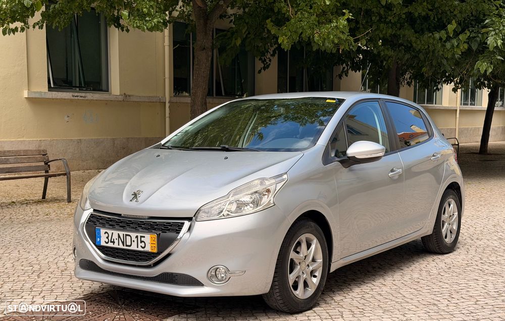 Peugeot 208 1.2 VTi Allure - 4