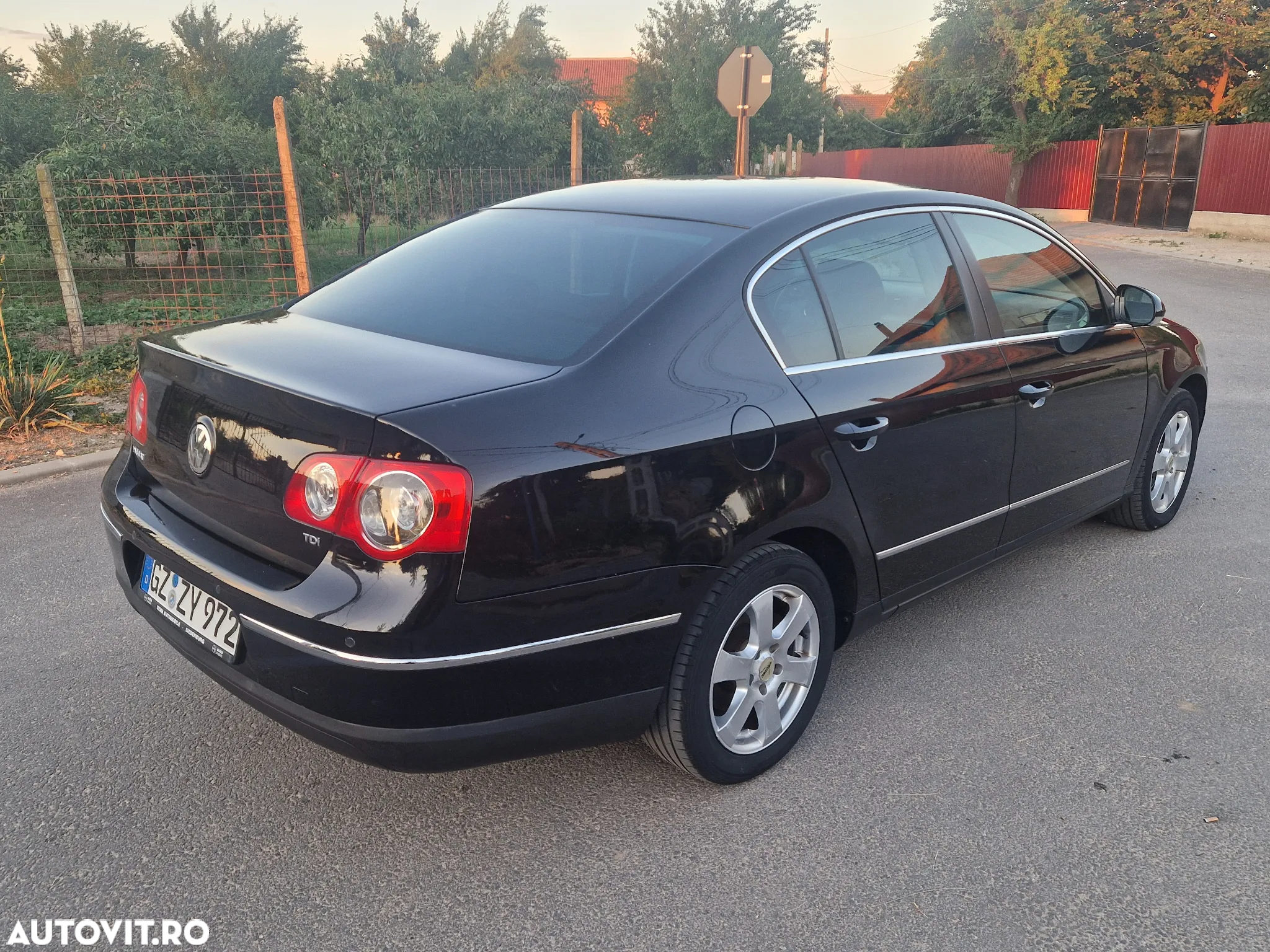 Volkswagen Passat - 4