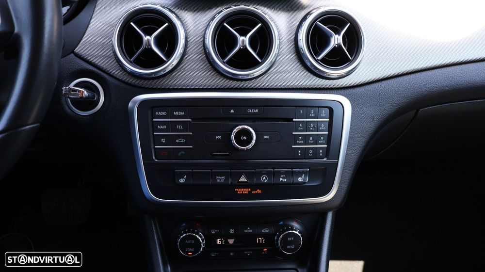 Mercedes-Benz GLA 220 d - 32