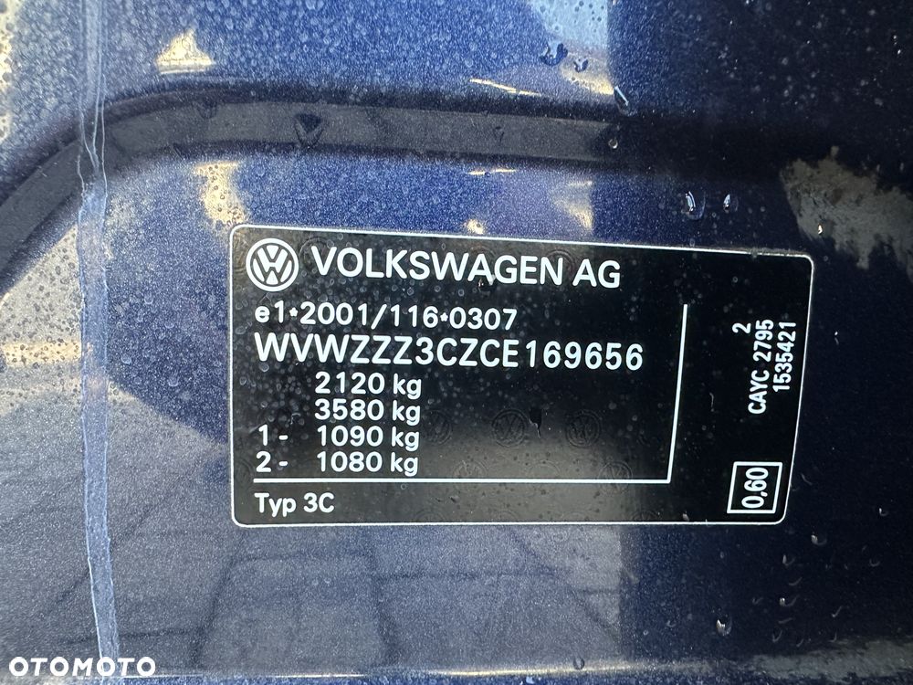 Volkswagen Passat - 30