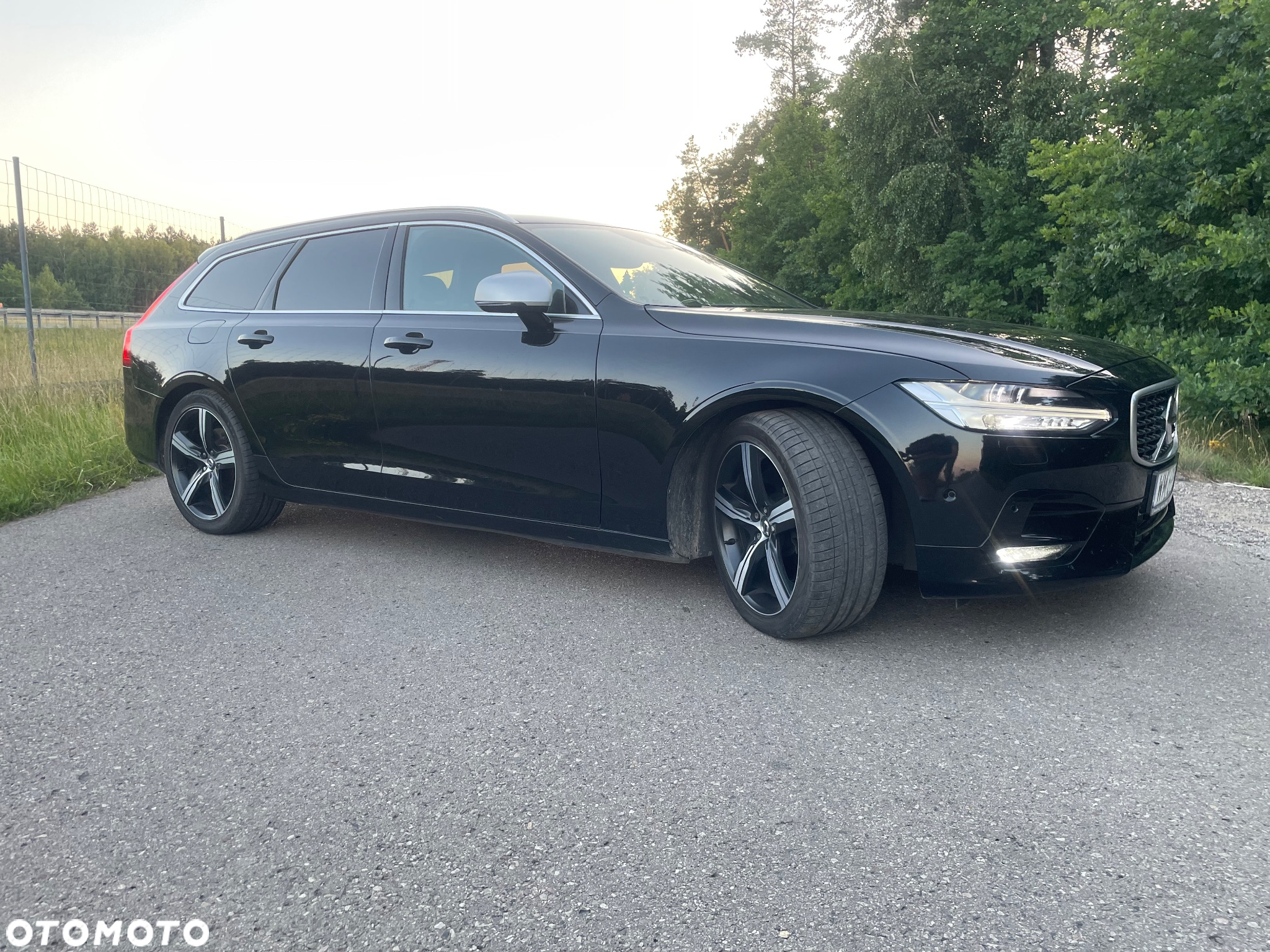 Volvo V90 T6 AWD R-Design - 4