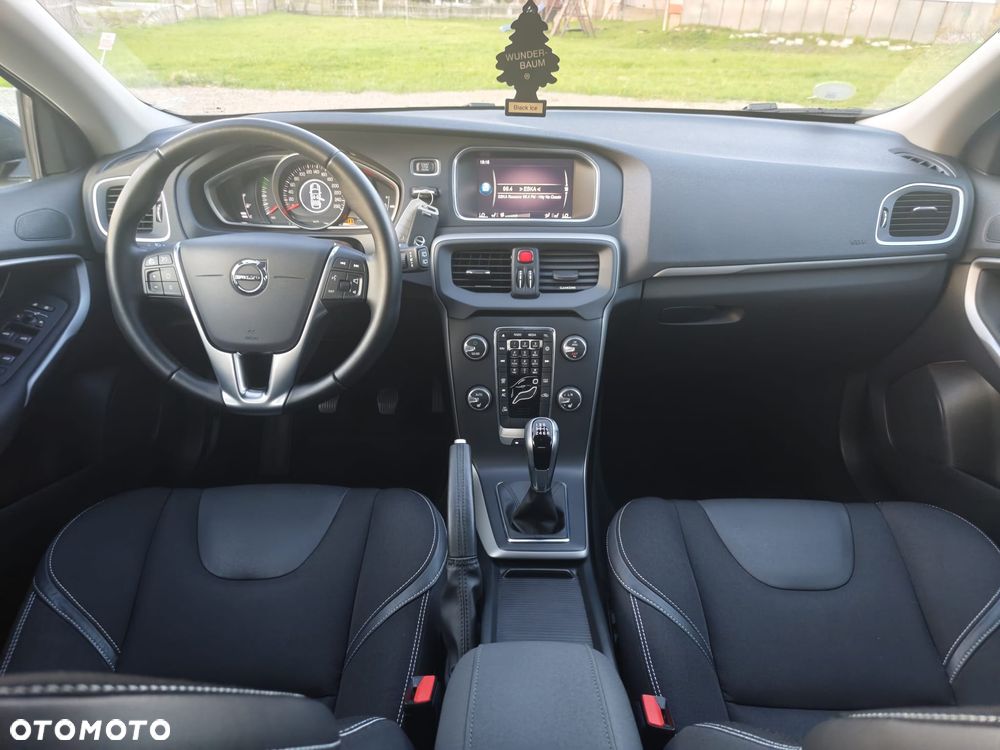 Volvo V40 D2 Momentum - 18