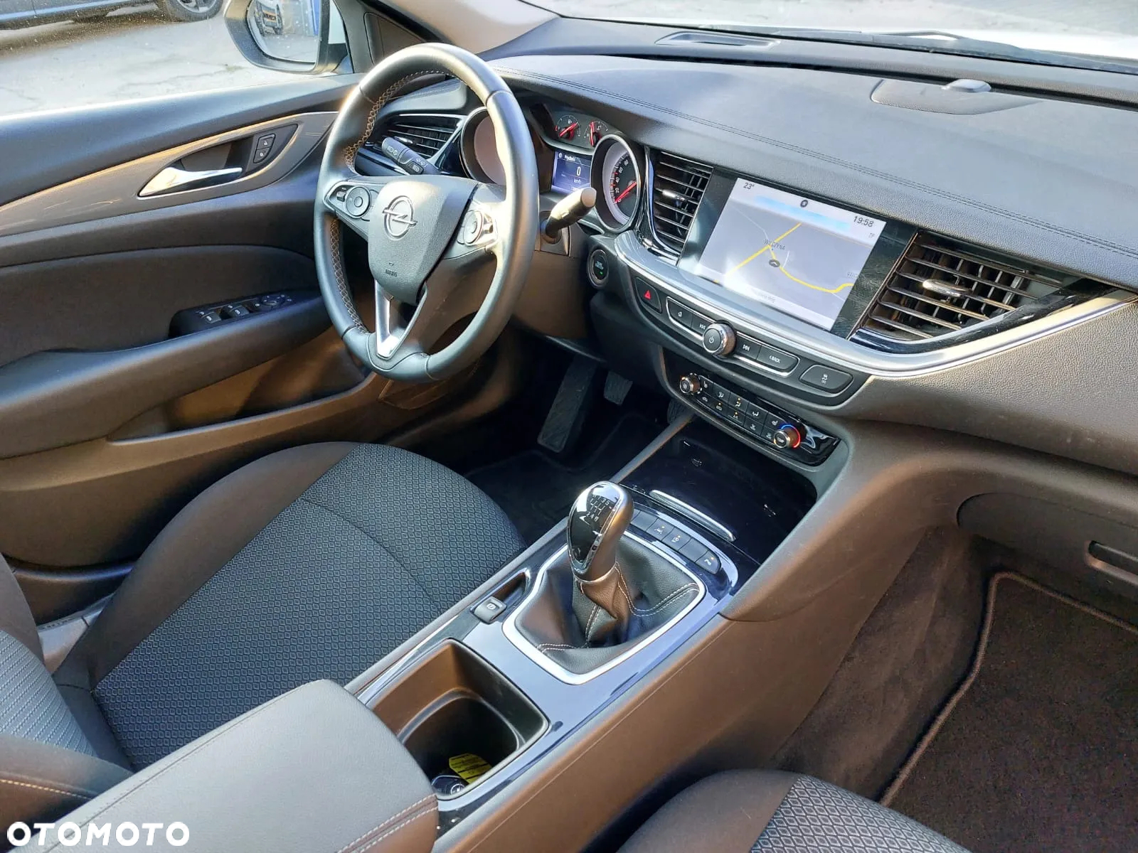 Opel Insignia - 16