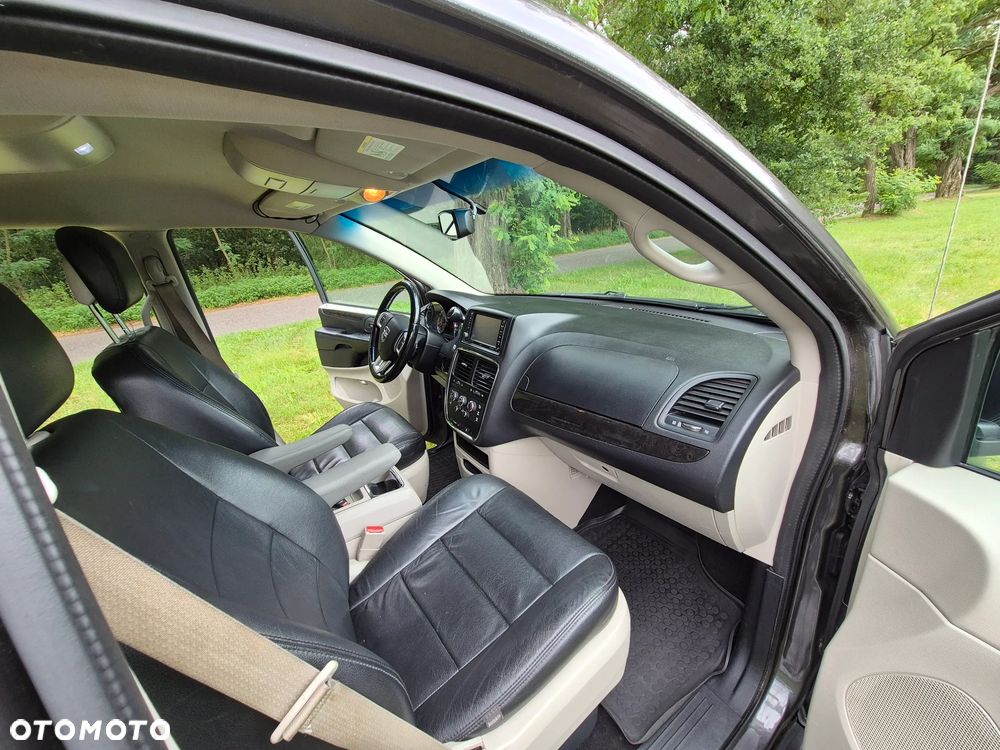 Dodge Grand Caravan - 7