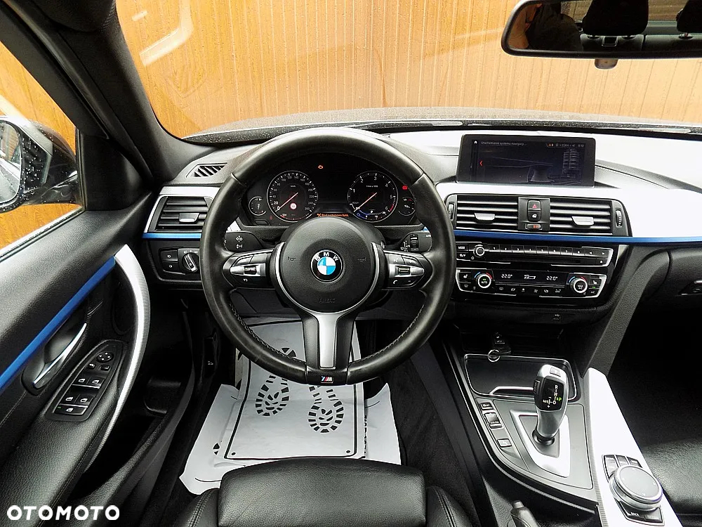 BMW Seria 3 318d M Sport - 17