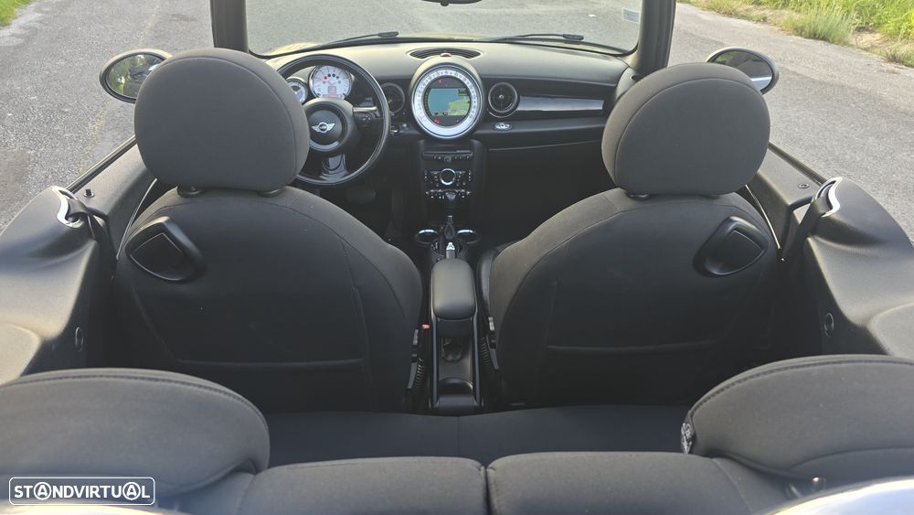 MINI Cabrio Cooper D Auto - 36