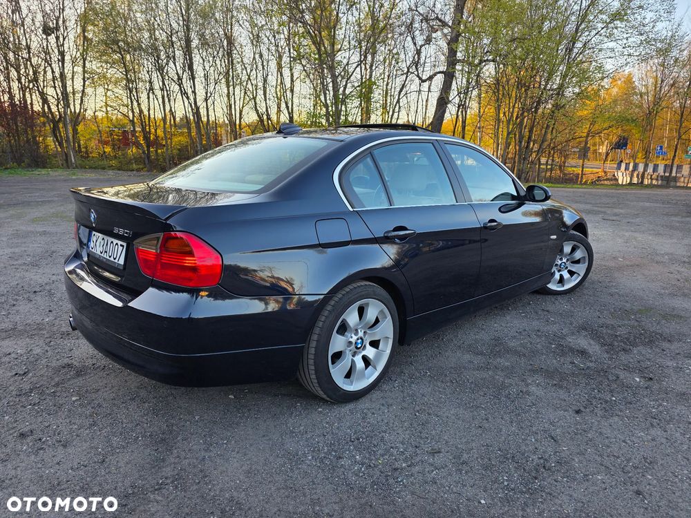 BMW Seria 3 330i - 18