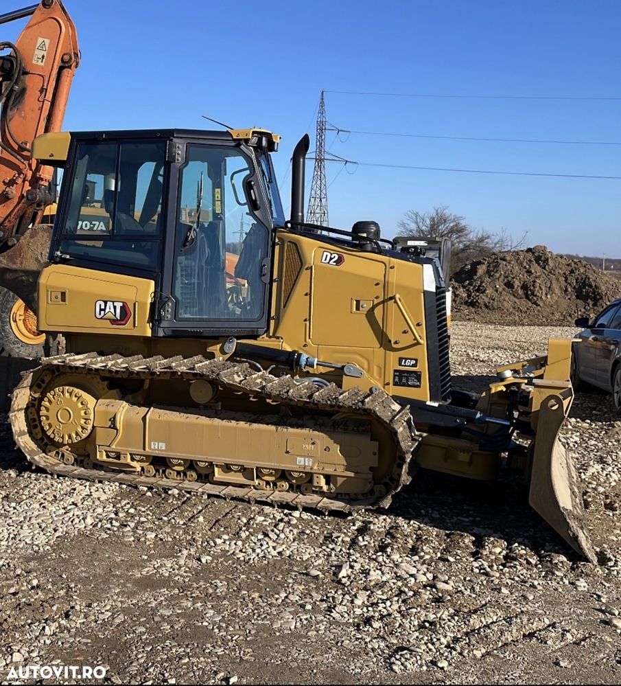 Cat D2 - 4