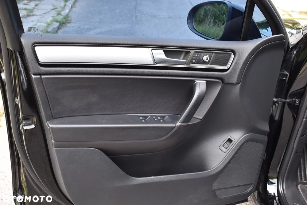 Volkswagen Touareg 3.0 V6 TDI BMT - 14