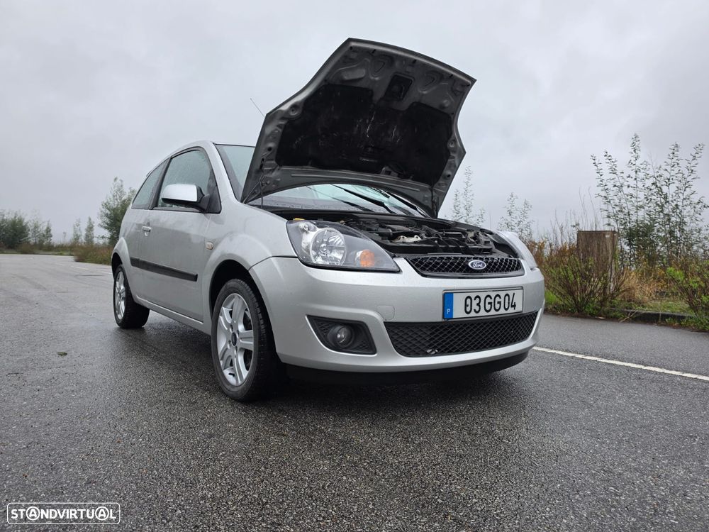Ford Fiesta 1.4 TDCI - 10