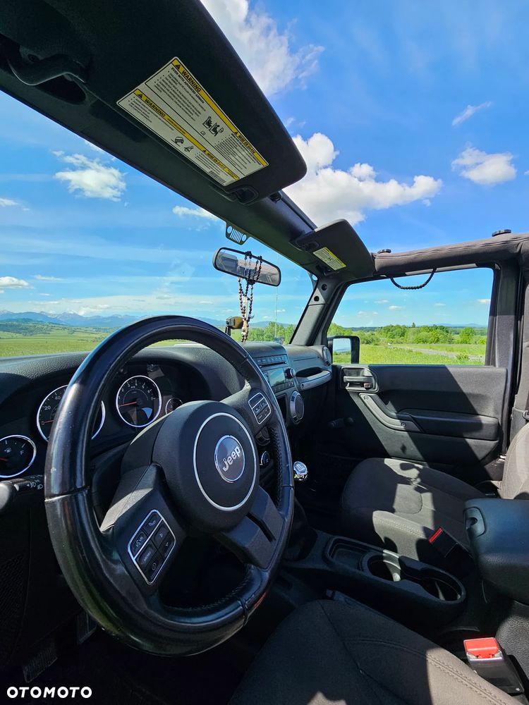 Jeep Wrangler - 11