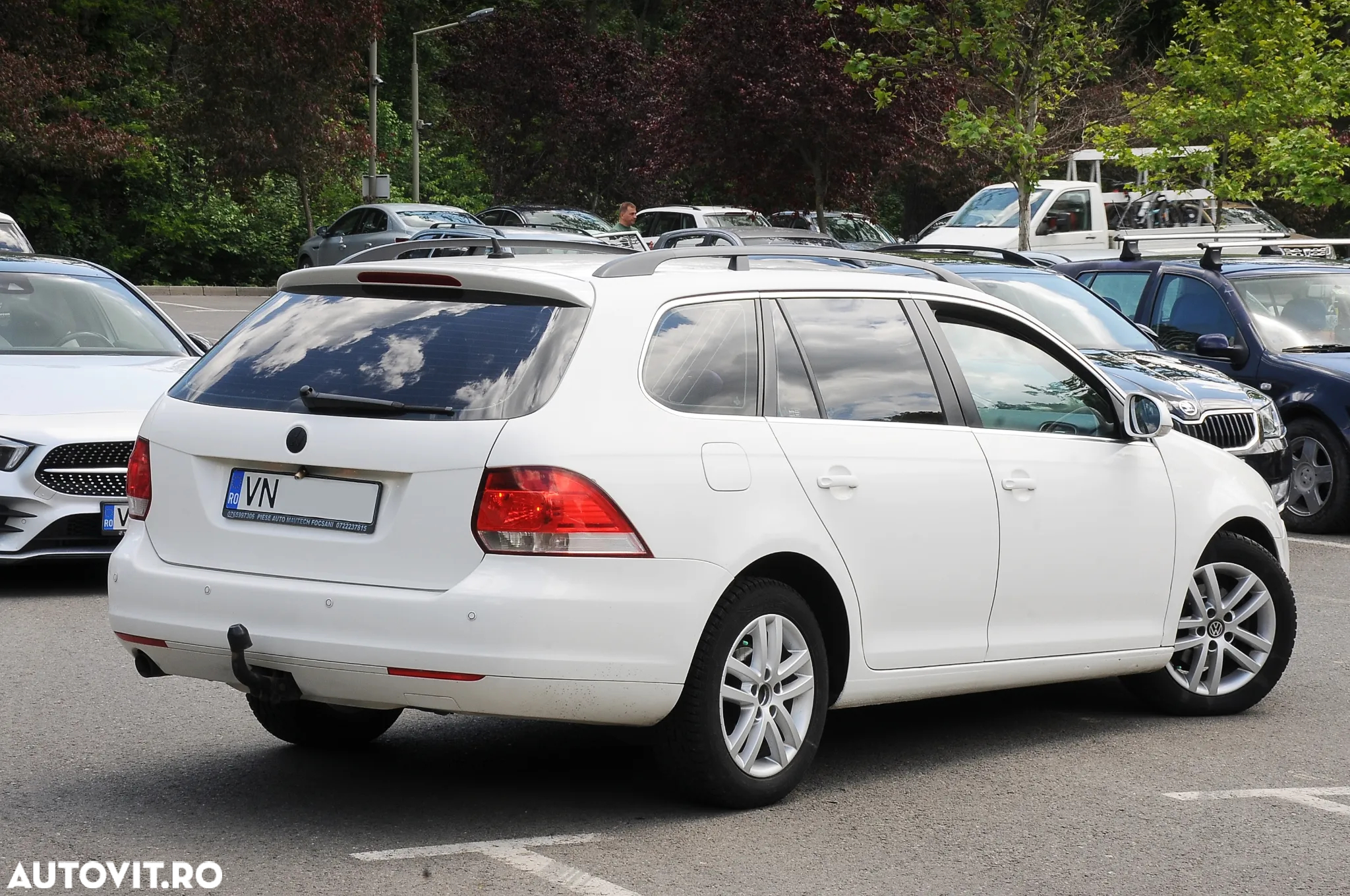 Volkswagen Golf 1.6 TDI DPF DSG Comfortline - 4