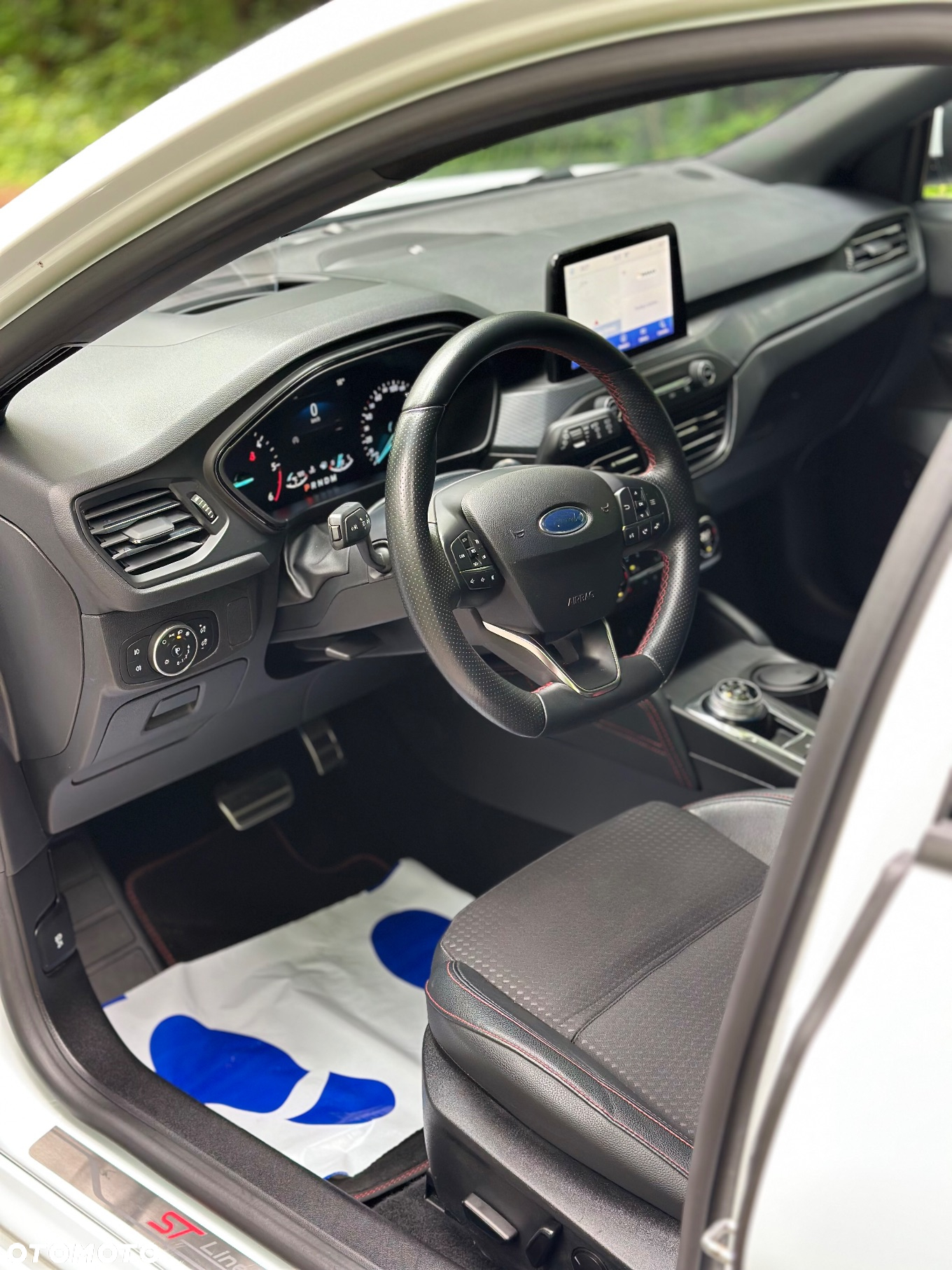 Ford Focus Turnier 2.0 EcoBlue Start-Stopp-System ST-LINE X - 20