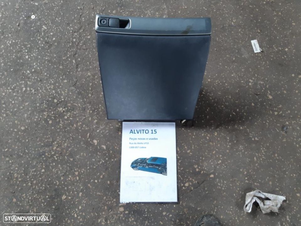 tampa porta luvas Volvo V40 2003 - 1