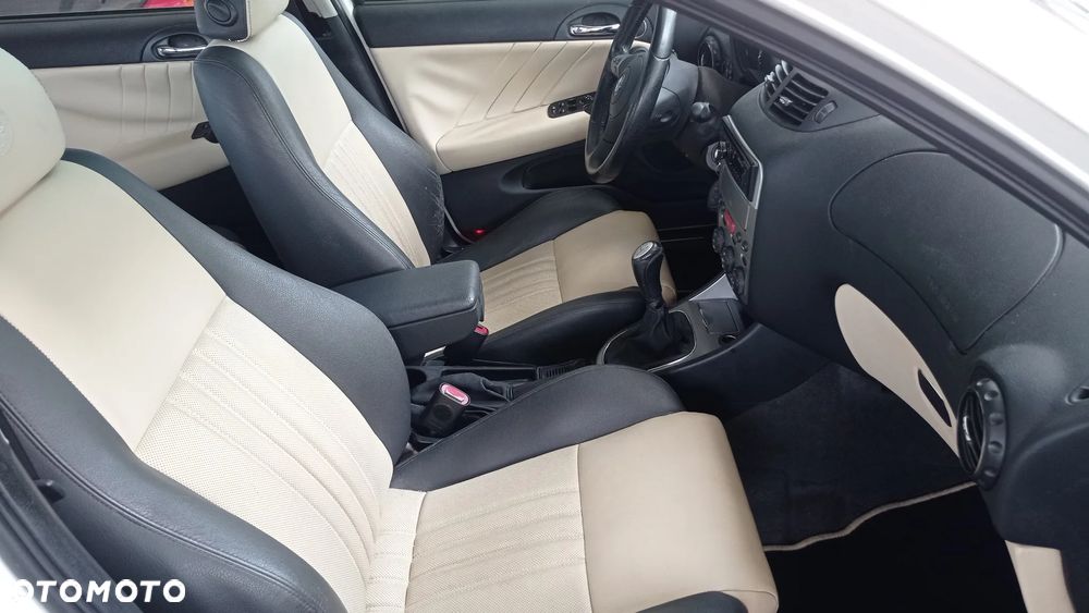 Alfa Romeo 147 1.6 Twin Spark AMICA - 32