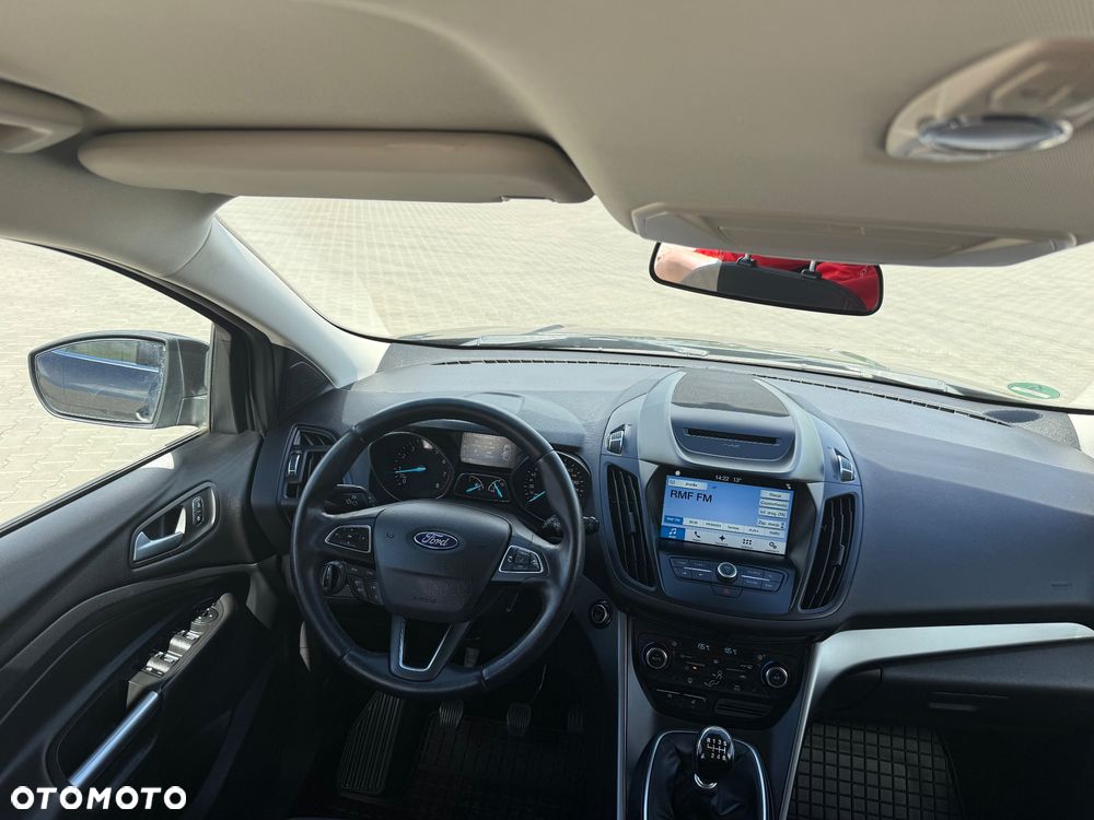 Ford Kuga 1.5 EcoBoost 2x4 Titanium - 16