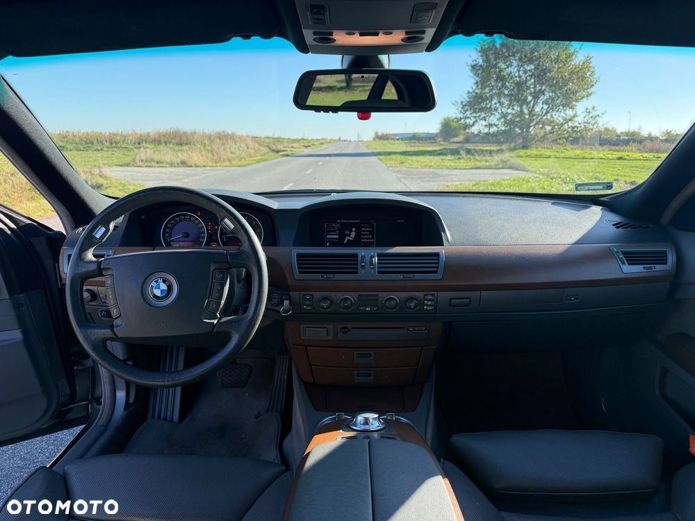 BMW Seria 7 745i L - 7