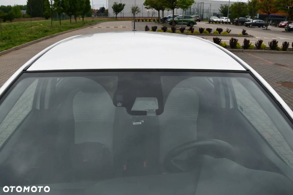 Toyota Yaris Hybrid 100 Premium EU6 - 19