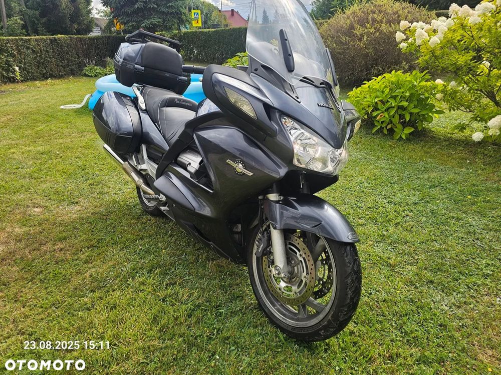 Honda ST - 1