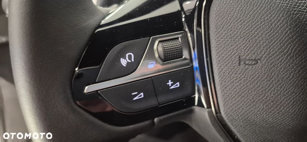 Peugeot 2008 PureTech 130 Allure S&S EAT8 - 14