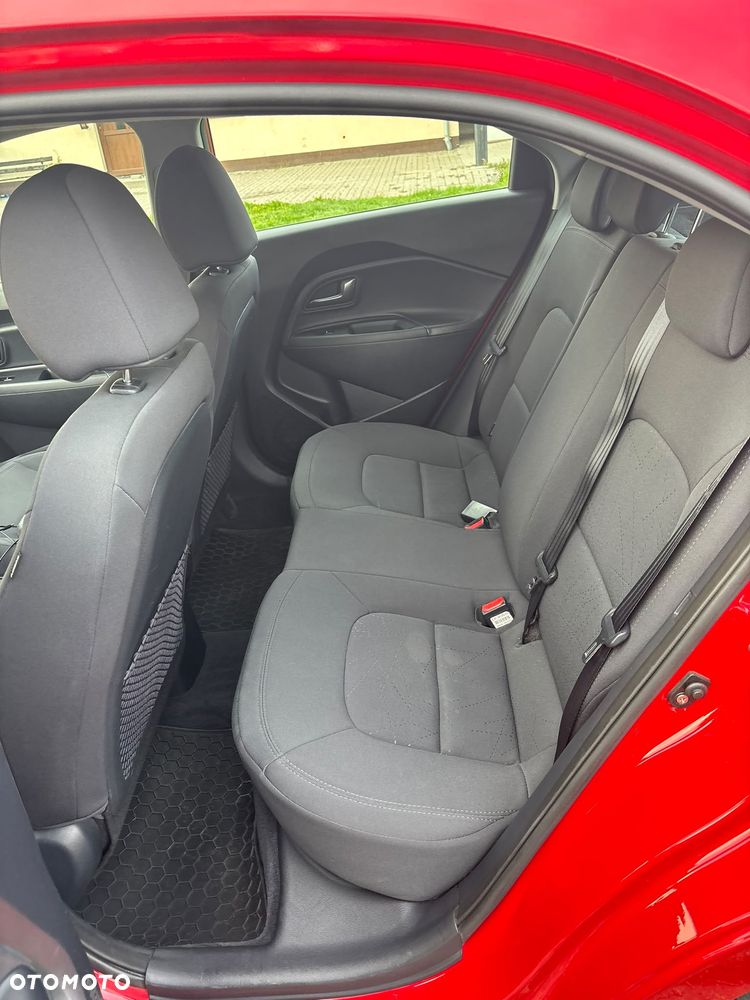 Kia Rio - 12