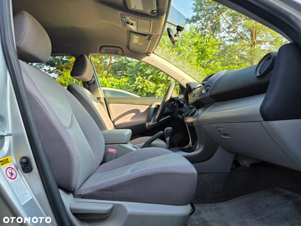 Toyota RAV4 2.4 VVT-i Sport - 13