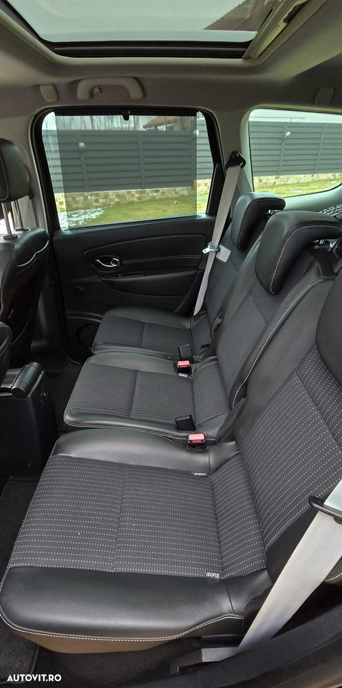 Renault Grand Scenic - 17