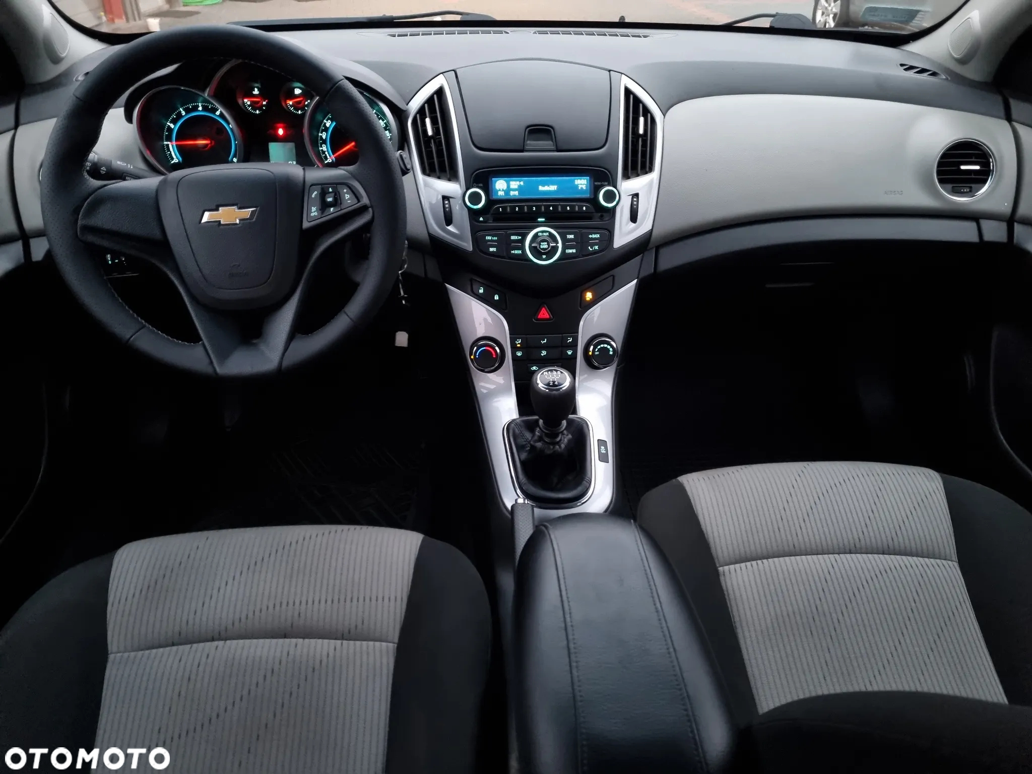 Chevrolet Cruze 1.8 LS+ - 11