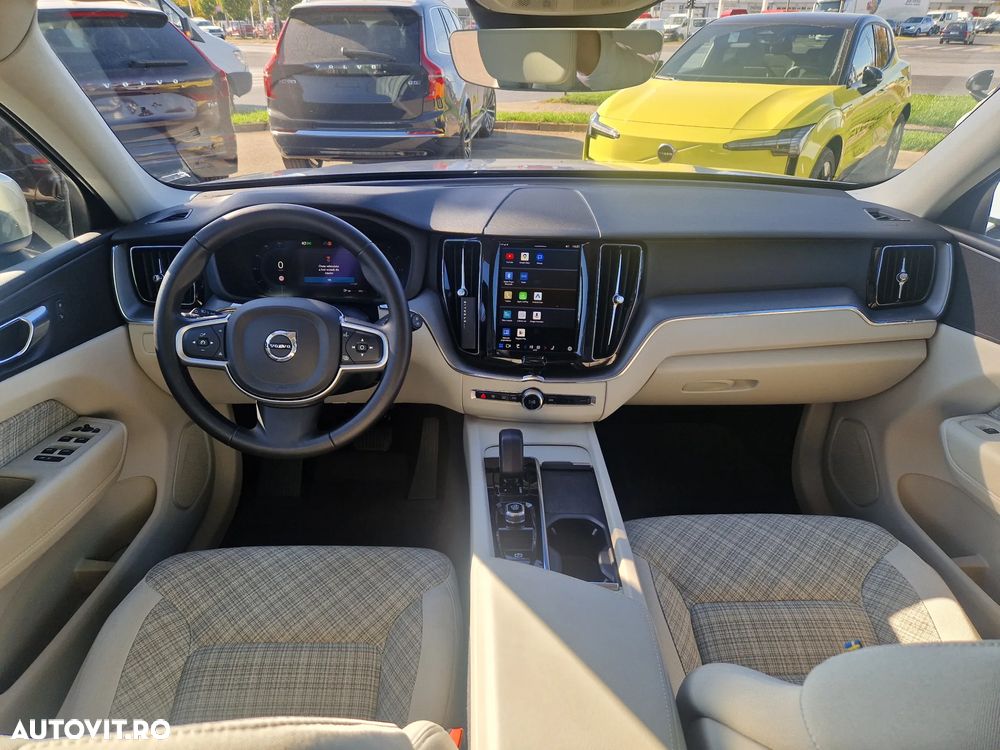 Volvo XC 60 B4 MHEV AT AWD Core - 14