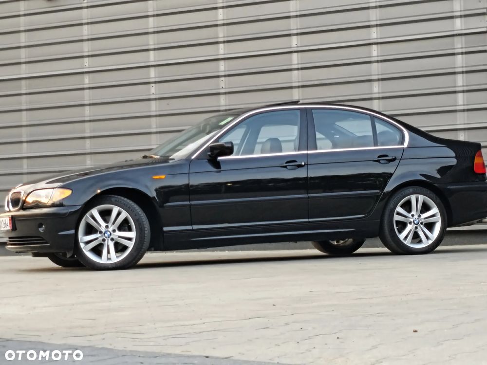 BMW Seria 3 325i Edition Exclusive - 17