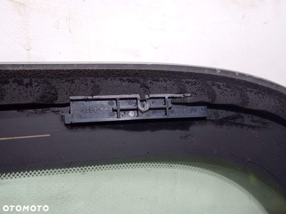 SZYBA TYLNA INFINITI M37X - 12