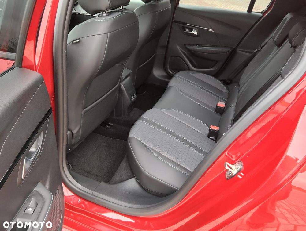 Peugeot 208 - 17
