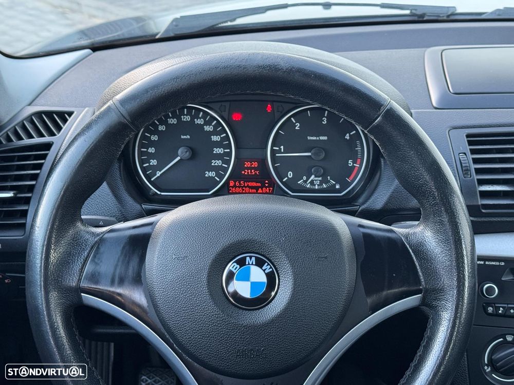 BMW 118 d Line Urban - 25