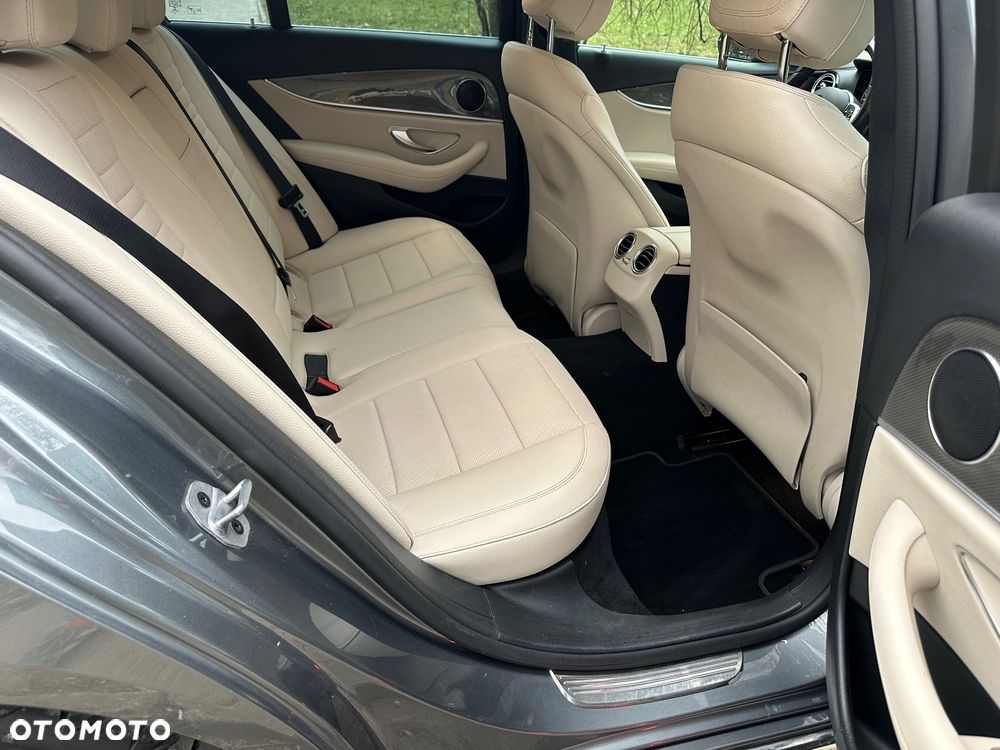Mercedes-Benz Klasa E 220 d 4-Matic Business Edition 9G-TRONIC - 10