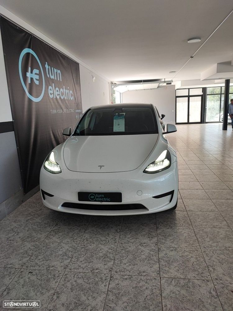 Tesla Model Y Long Range RWD — fotografia 3
