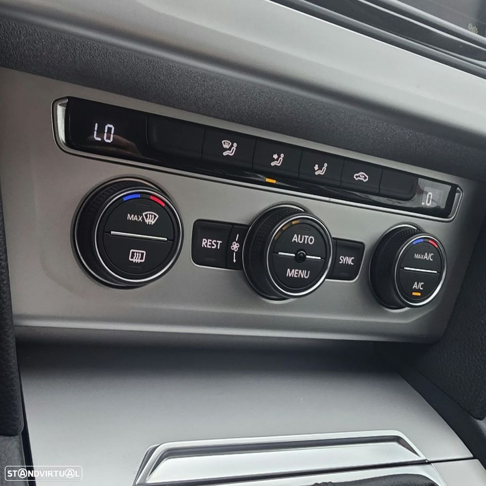 VW Passat 2.0 TDI Confortline - 26