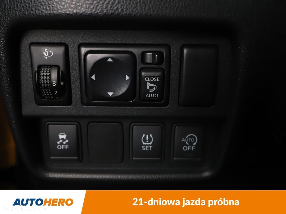 Nissan Juke 1.2 DIG-T N-Connecta EU6 - 31